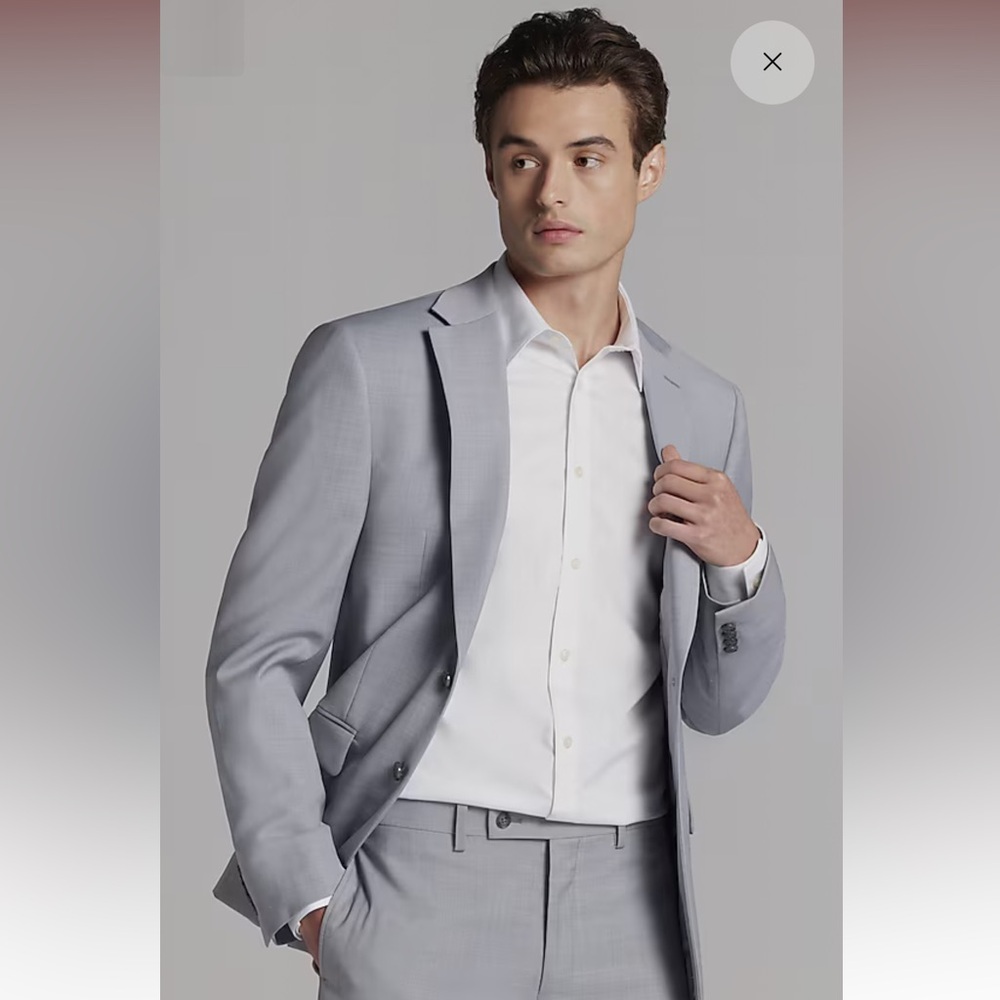 NWT Calvin Klein Men's Light Gray slim fit suit
Blazer jacket